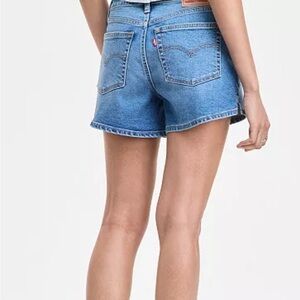 Levi's mid rise A line shorts